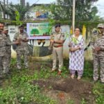 केशकाल | शहीद जवानों की स्मृति में पोदला उरस्कना अभियान के तहत पुलिस ने किया पौधरोपण