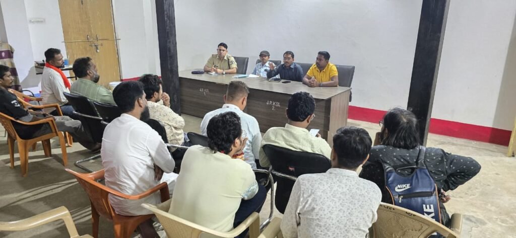 BIG BREAKING NEWS | केशकाल शहर की जर्जर सड़क से आक्रोशित जनता का गुस्सा फूटा, 18 अगस्त को NH-30 में करेंगे चक्काजाम….