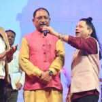 Chhattisgarh | ‘जोहार तिरंगा‘ कार्यक्रम में शामिल हुए मुख्यमंत्री, मशहूर गायक कैलाश खेर और साथियों ने दी देश-भक्ति गीतों की शानदार प्रस्तुति