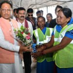 प्लास्टिक कचरे की रिसाइकिल से पर्यावरण प्रदूषण में आएगी कमी, मुख्यमंत्री ने महिला समूहों के प्रयास को सराहा