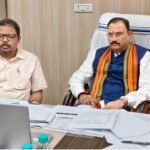 स्वास्थ्य मंत्री श्याम बिहारी जायसवाल ने वीडियो कॉन्फ्रेंसिंग के जरिए राज्य के सीएमएचओ, सीएस और नोडल अधिकारियों से की समीक्षा