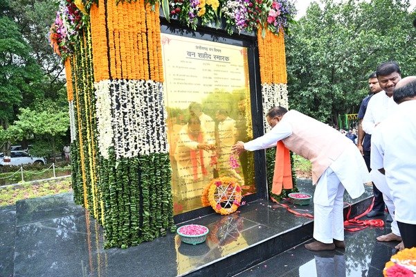 Chhattisgarh | मुख्यमंत्री विष्णु देव साय ने राष्ट्रीय वन शहीद दिवस के अवसर पर वन शहीदों को दी श्रद्धांजलि