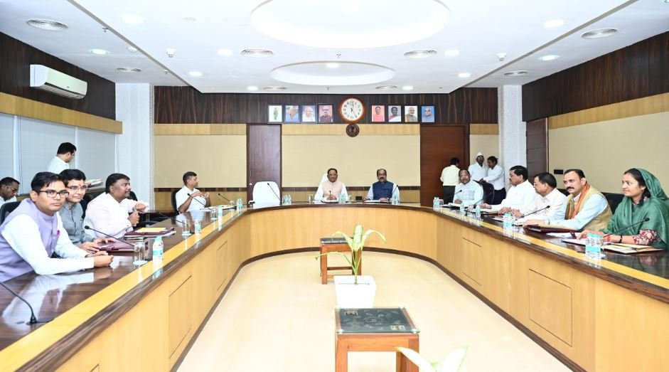 CG News : साय कैबिनेट की बैठक आज… बलौदाबाजार और बालोद जिले के दौरे पर रहेंगे CM साय…