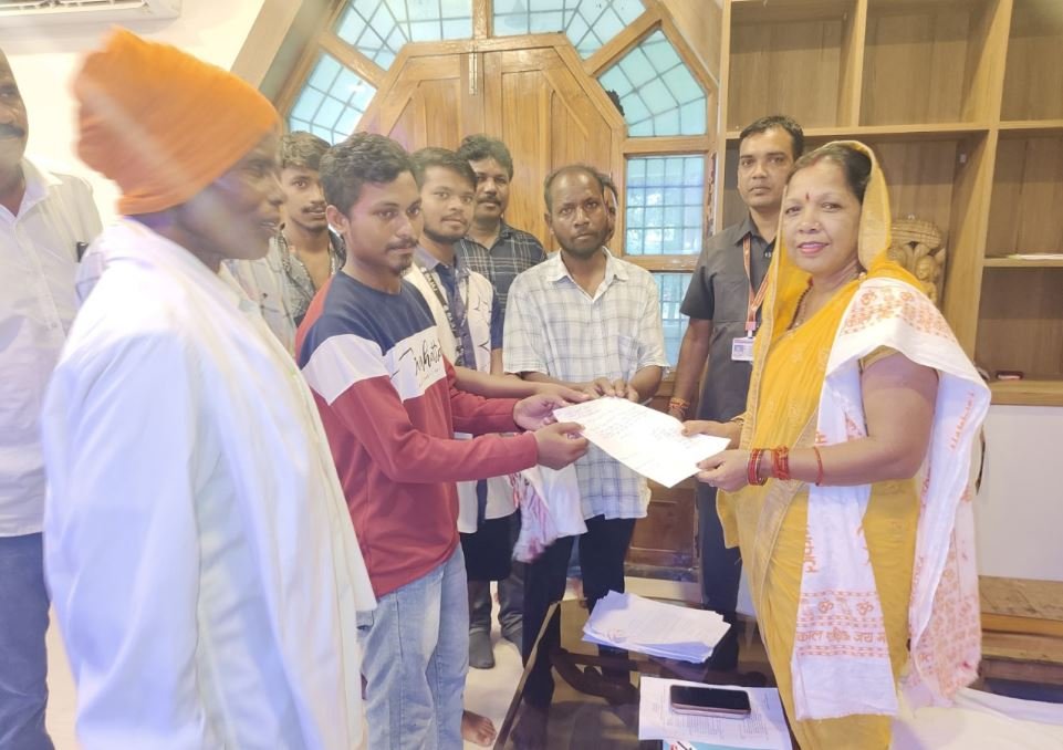 मुख्यमंत्री विष्णुदेव साय की पहल पर मुस्कूटी से मुख्य मार्ग तक सड़क निर्माण के लिए मिली स्वीकृति