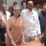 उपराष्ट्रपति चुनाव: INDIA ब्लॉक के उम्मीदवार सुदर्शन रेड्डी ने दाखिल किया नामांकन पत्र, सोनिया-राहुल गांधी और पवार समेत ये नेता रहे मौजूद, 9 सितंबर को चुनाव