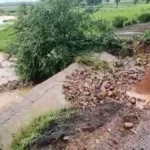 बस्तर में मूसलाधार बारिश से तबाही : बह गई सड़क, कई घर डूबे, बाढ़ में फंसे लोगों का रेस्क्यू करना भी हो रहा मुश्किल