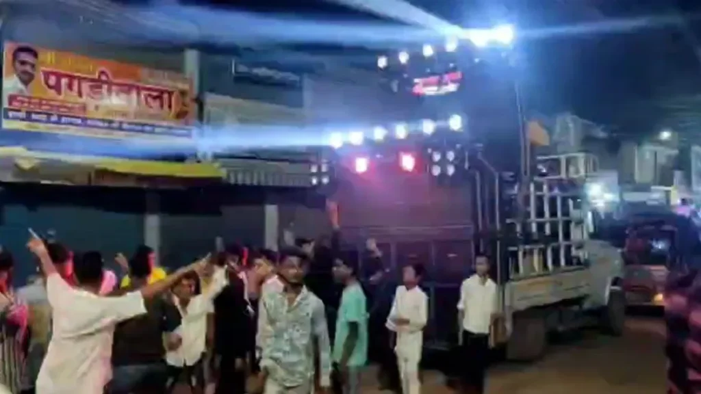 त्योहारों से पहले डीजे बैन पर बढ़ा विवाद : प्रशासन के सख्त नियमों के खिलाफ लामबंद हुए DJ संचालक, बोले- आजीविका पर संकट