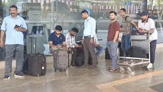 रायपुर एयरपोर्ट पर कई फ्लाइट्स कैंसिल : विजिबिलिटी कम होने के कारण लैंडिंग में हो रही दिक्कत, यात्री हुए परेशान