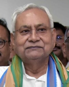 Nitish_Kumar_with_JDU_functionaries_(cropped)