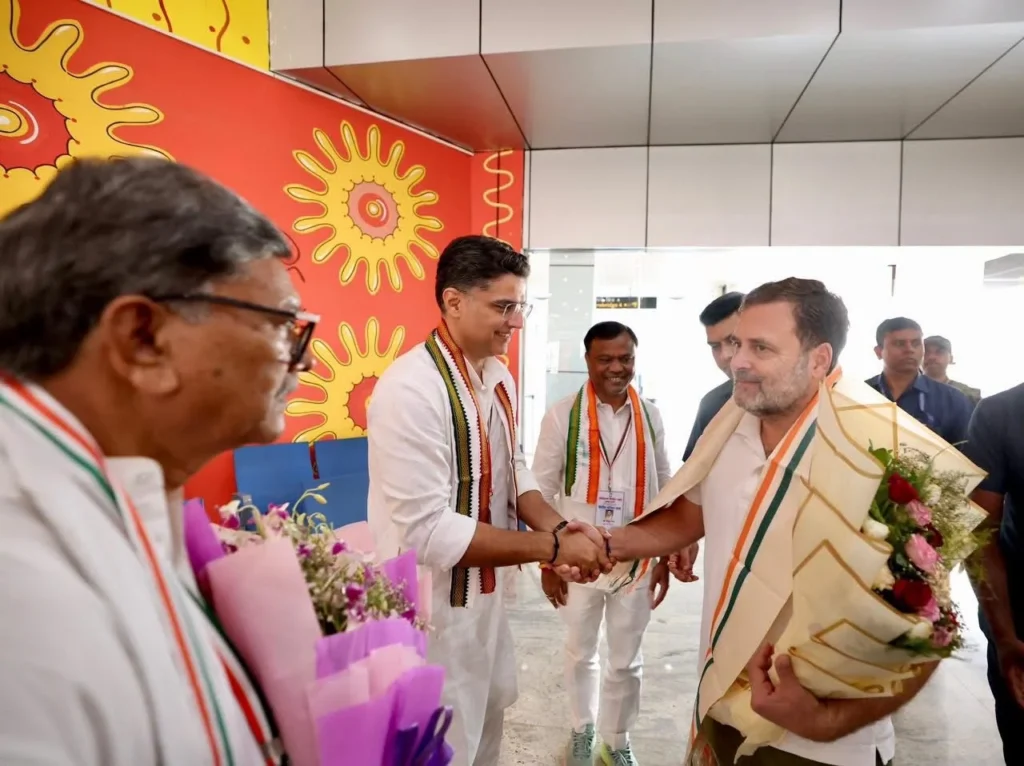 CG Visit Rahul Gandhi : रायपुर पहुंचे राहुल गांधी, कांग्रेस प्रशिक्षण शिविर में जिला अध्यक्षों को देंगे मंत्र