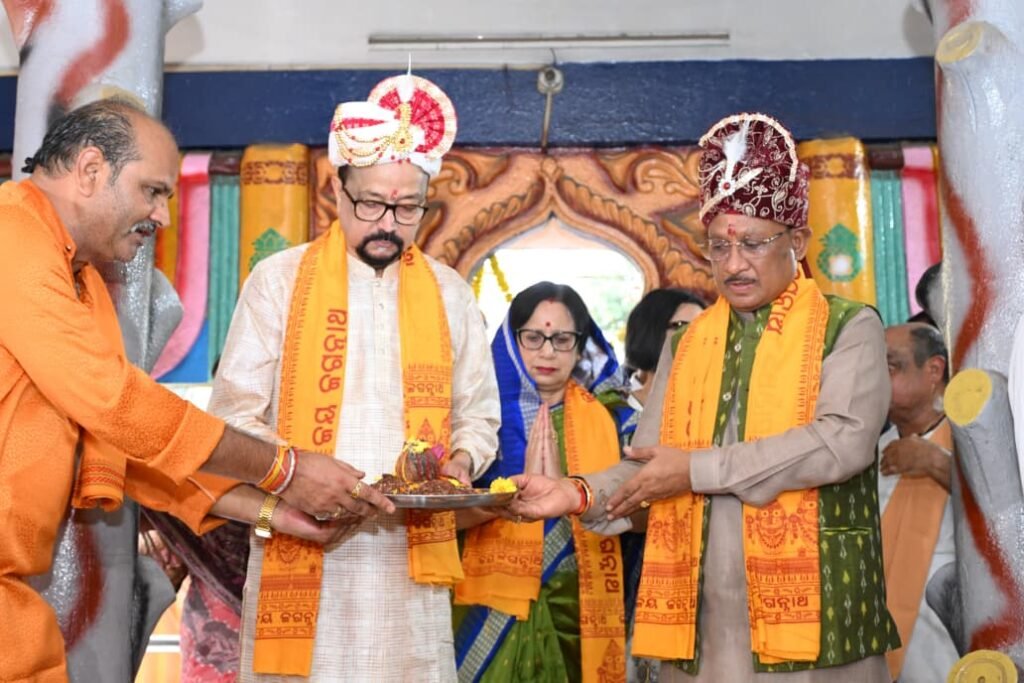 CG News :भगवान जगन्नाथ की भव्य रथयात्रा: राज्यपाल डेका और CM साय ने निभाई छेरा-पहरा की परंपरा, प्रदेश की सुख-समृद्धि की कामना की